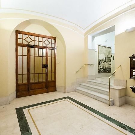 Elegant Apartment Рим Экстерьер фото