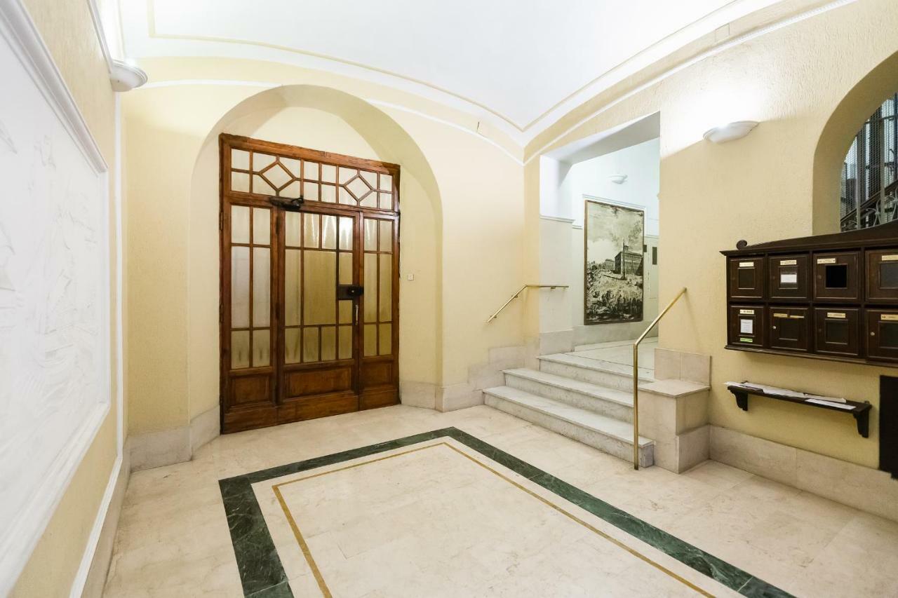 Elegant Apartment Рим Экстерьер фото